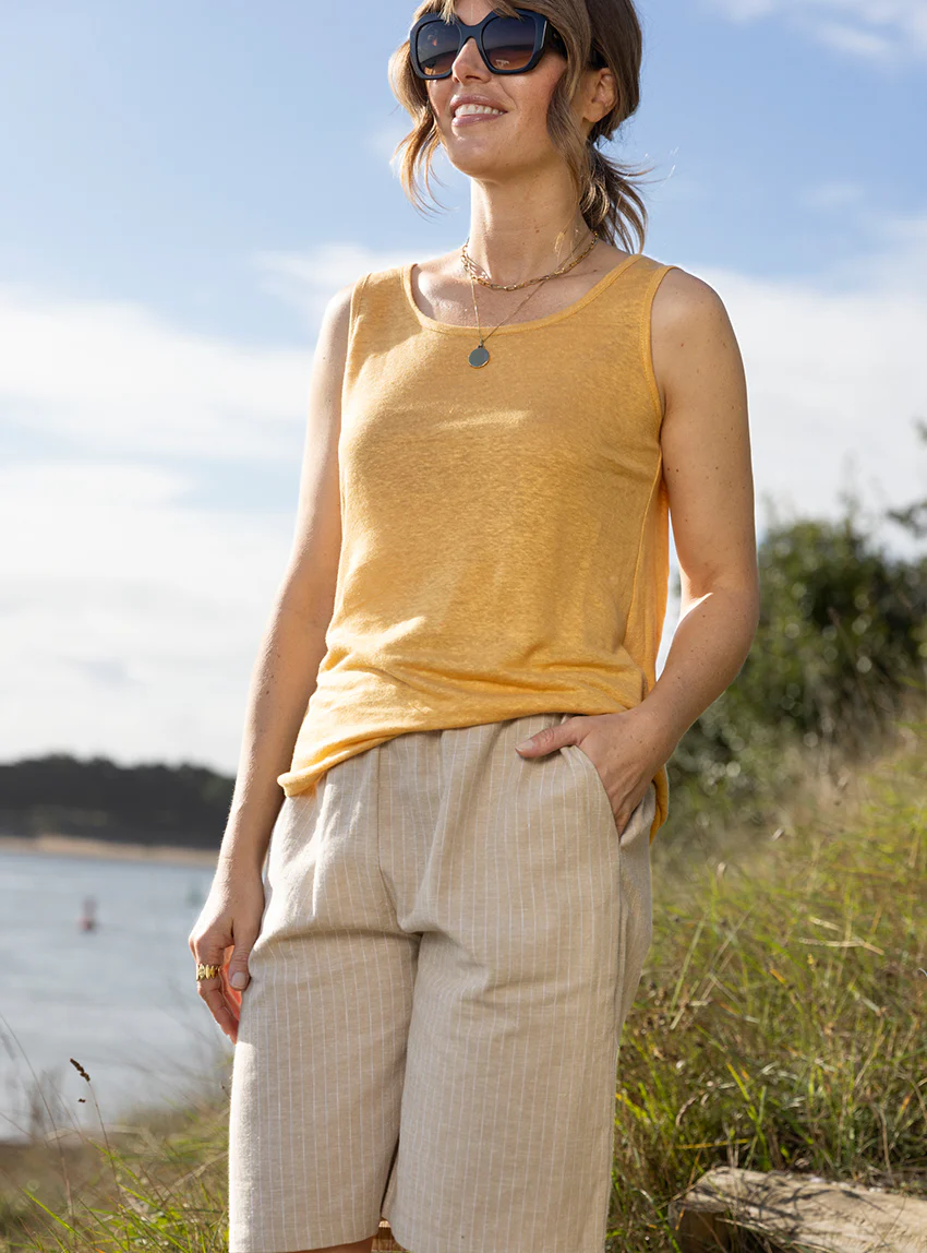 Bermuda femme en coton et lin beige – Image 5