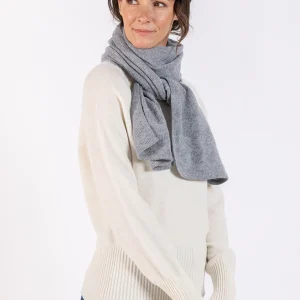 Echarpe en cachemire gris élégant